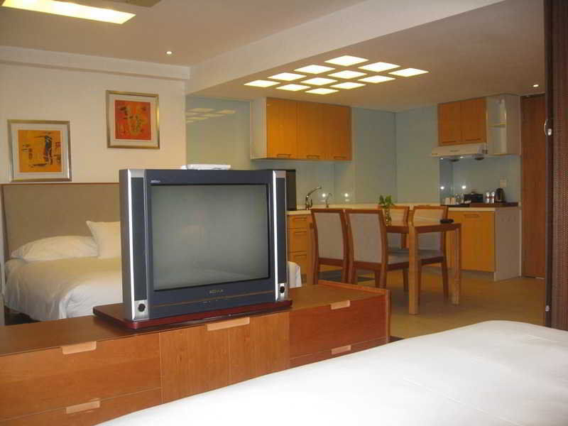 Gloria Plaza Hotel Kangqiao Shanghai Exterior foto