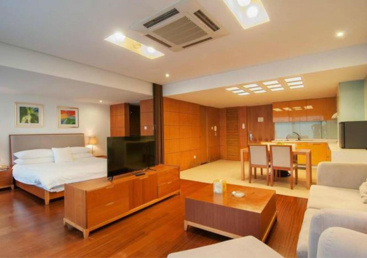 Gloria Plaza Hotel Kangqiao Shanghai Exterior foto