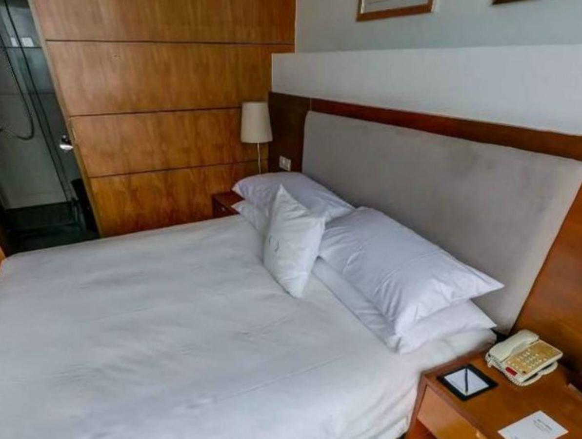 Gloria Plaza Hotel Kangqiao Shanghai Exterior foto