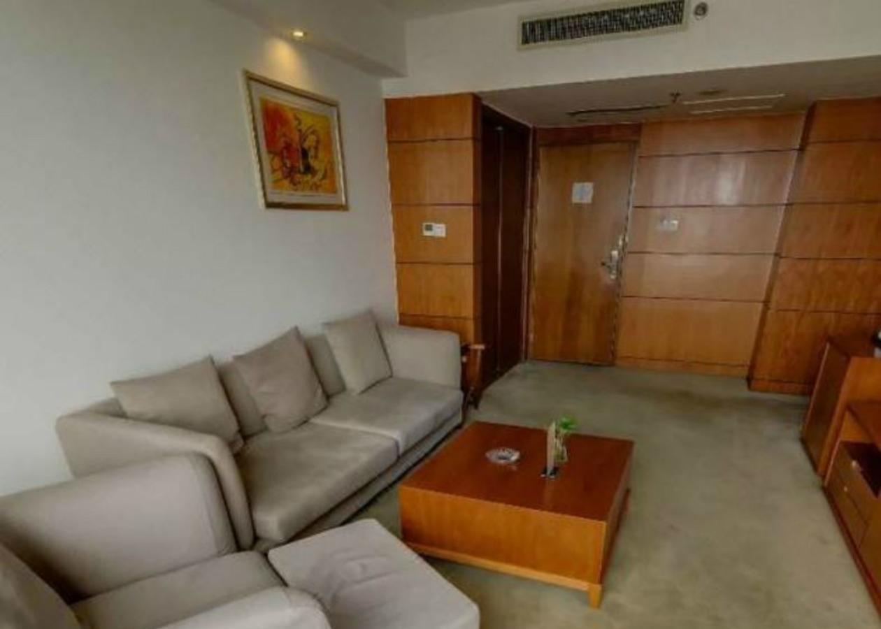 Gloria Plaza Hotel Kangqiao Shanghai Exterior foto