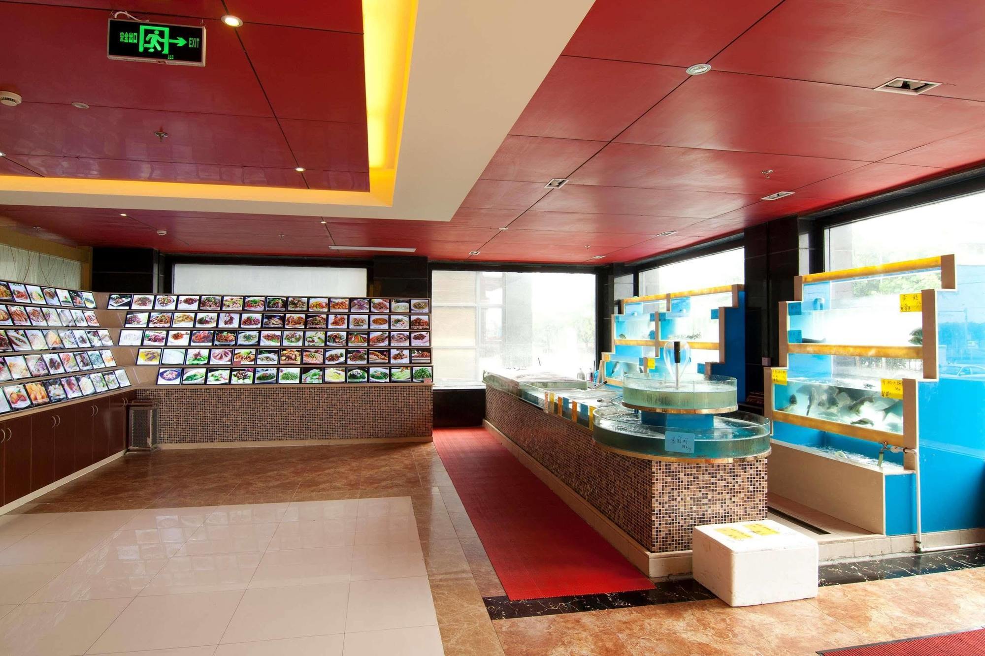 Gloria Plaza Hotel Kangqiao Shanghai Exterior foto